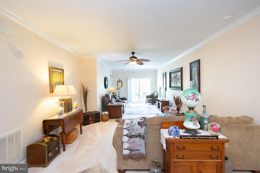700 CATTAIL COVE Unit: 212