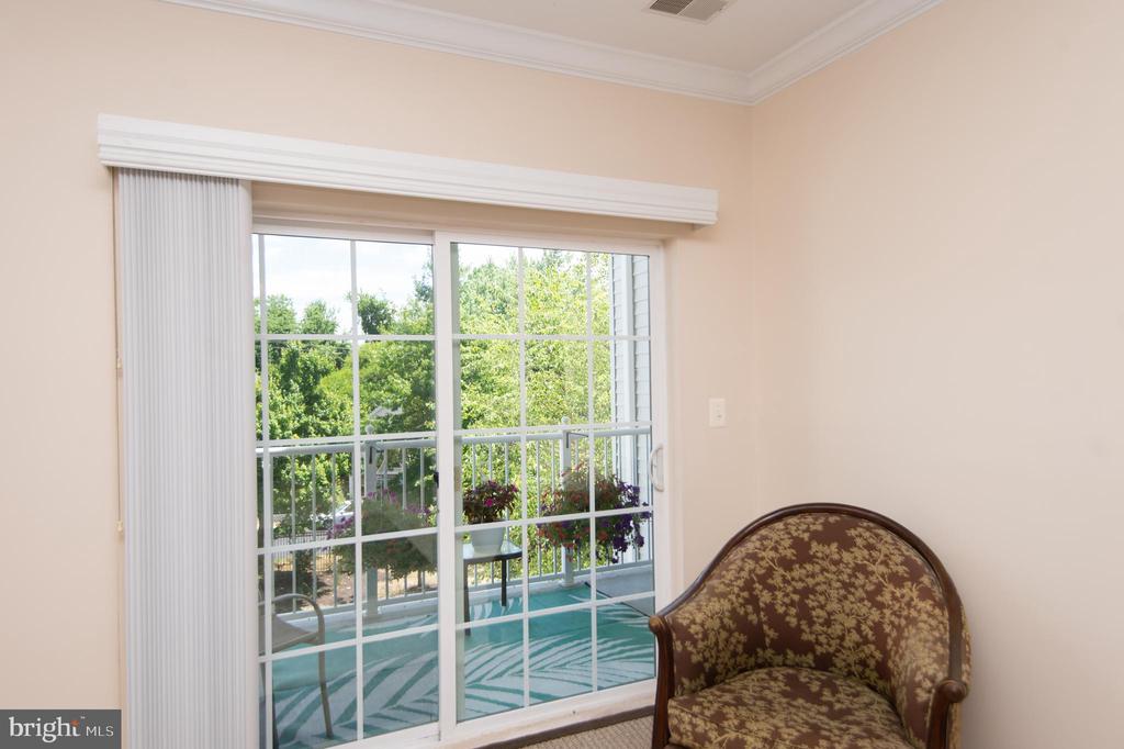 700 CATTAIL COVE Unit: 212