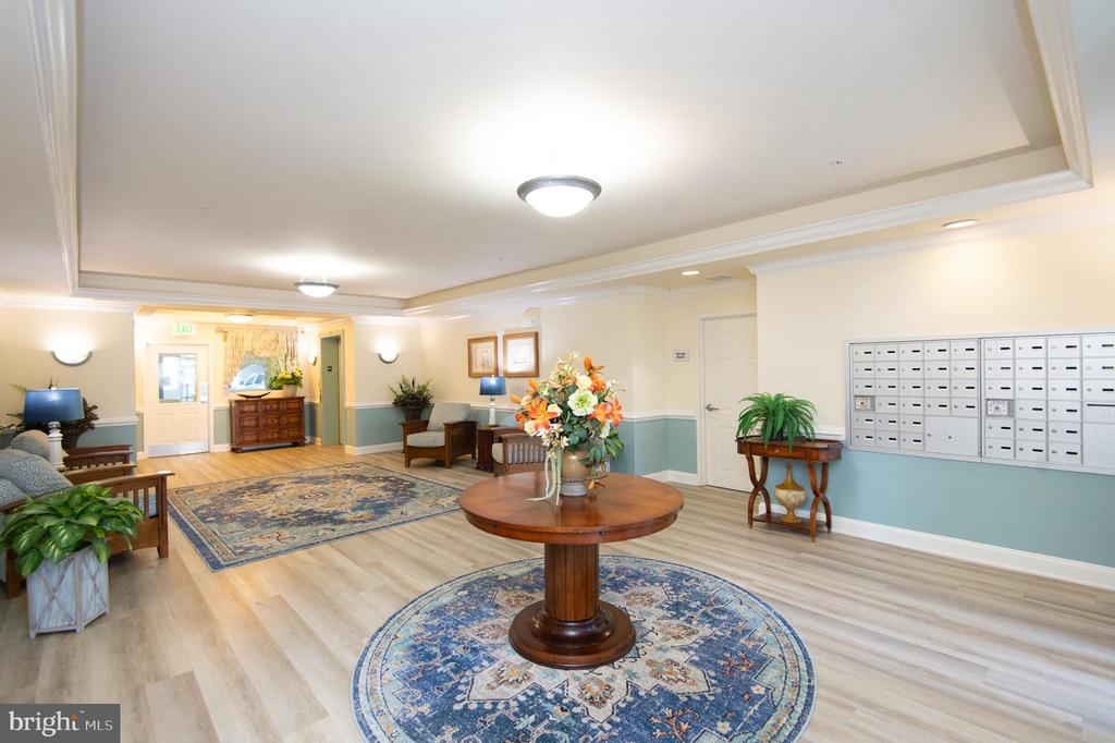 700 CATTAIL COVE Unit: 212