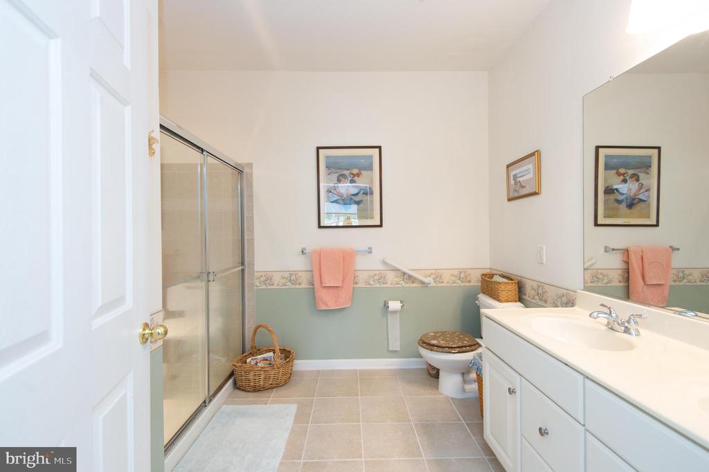 700 CATTAIL COVE Unit: 212