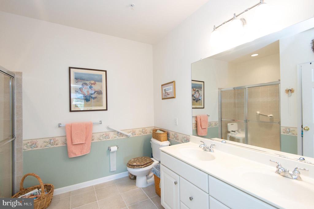 700 CATTAIL COVE Unit: 212