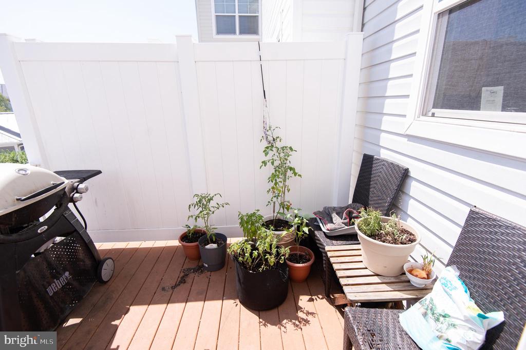 329 SHIPYARD DRIVE Unit: 73