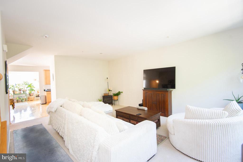 329 SHIPYARD DRIVE Unit: 73