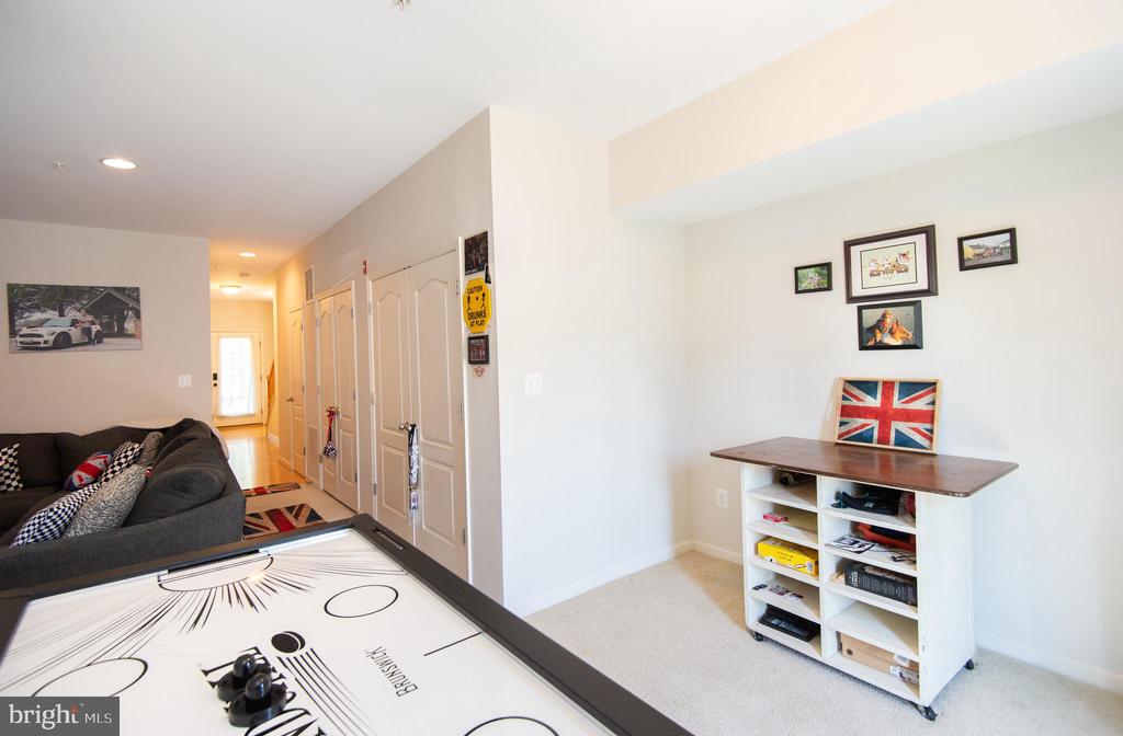 329 SHIPYARD DRIVE Unit: 73