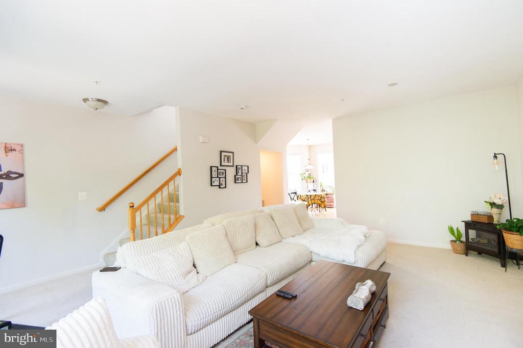 329 SHIPYARD DRIVE Unit: 73