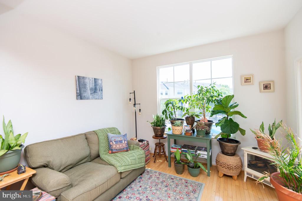 329 SHIPYARD DRIVE Unit: 73