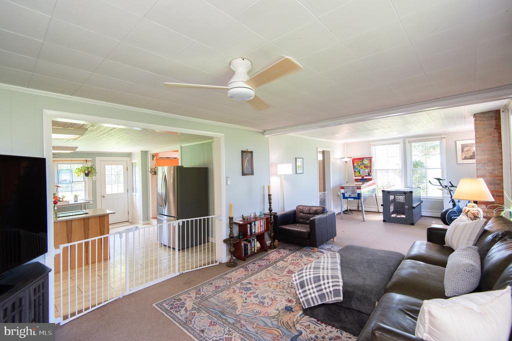 885 HUDSON ROAD