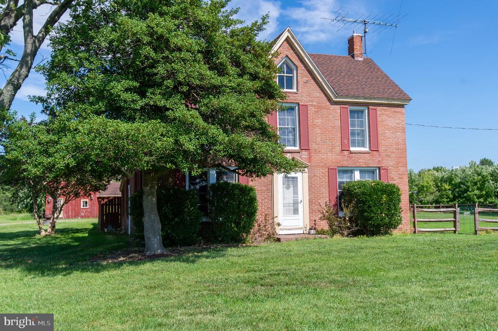 885 HUDSON ROAD