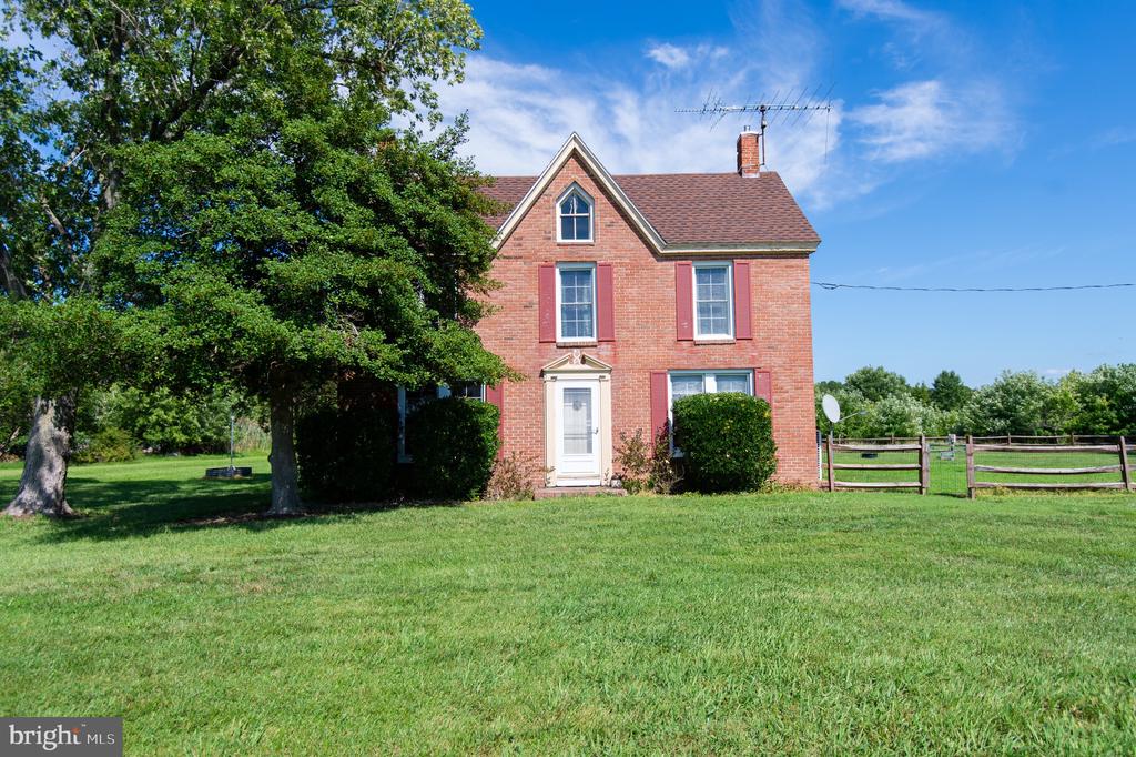 885 HUDSON ROAD