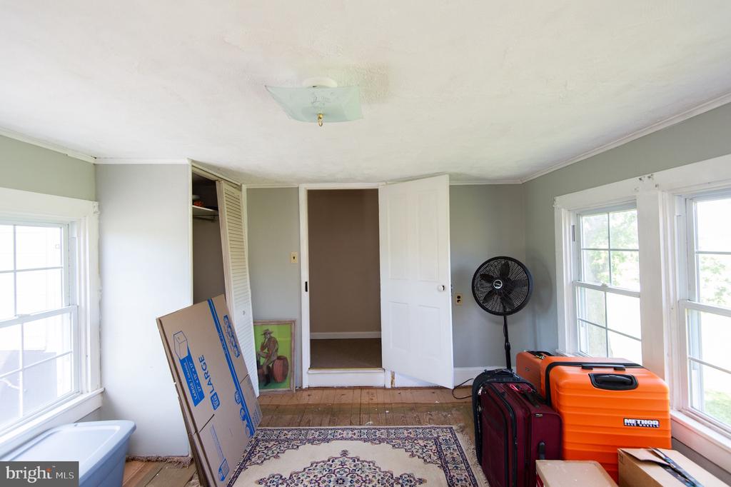 885 HUDSON ROAD