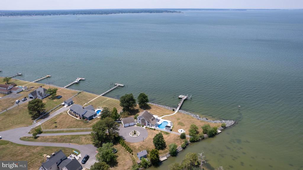 1724 FERRY POINT COURT