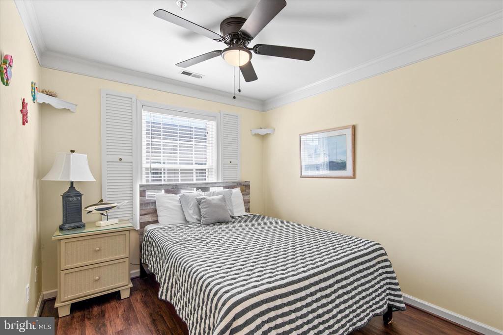121 70TH STREET Unit: 4