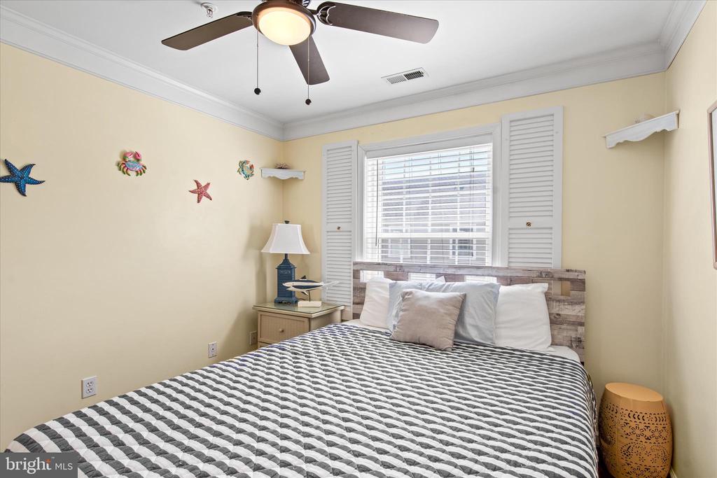 121 70TH STREET Unit: 4