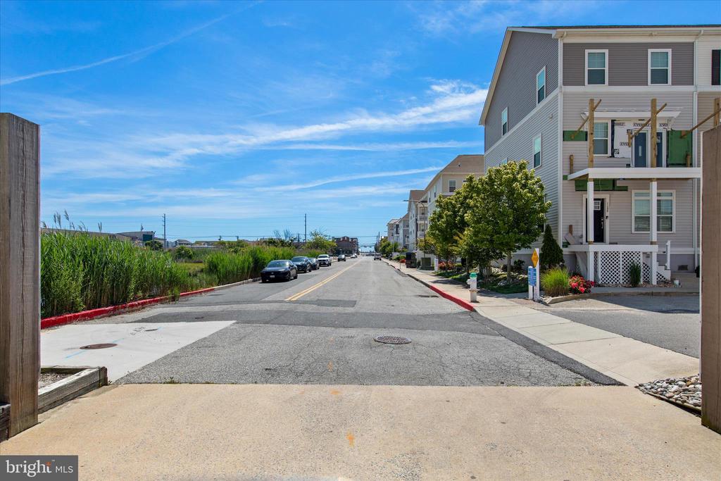 121 70TH STREET Unit: 4