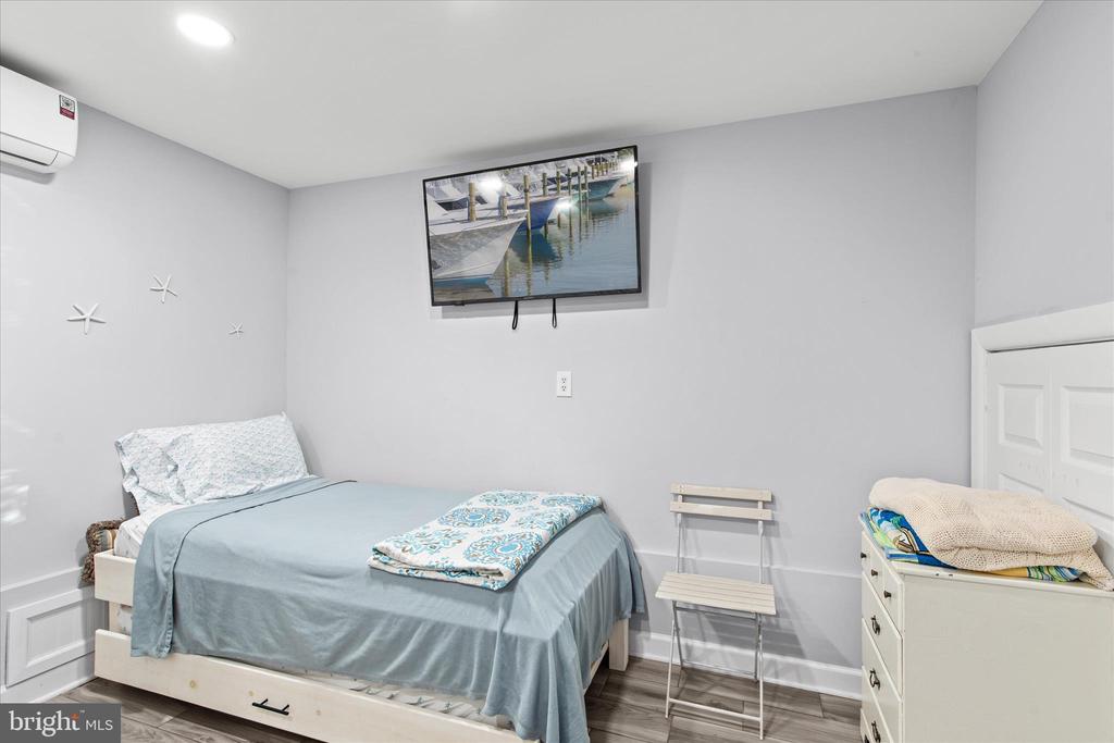 121 70TH STREET Unit: 4