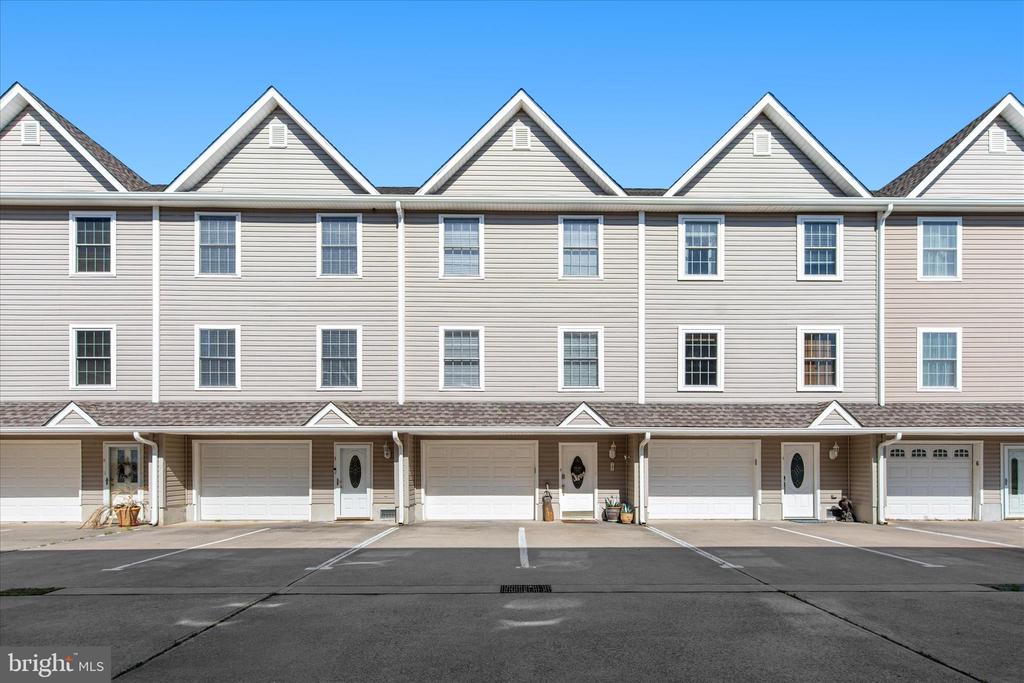 121 70TH STREET Unit: 4