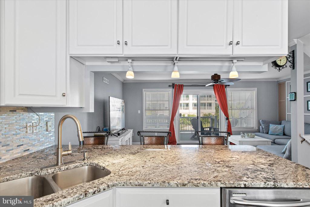 121 70TH STREET Unit: 4