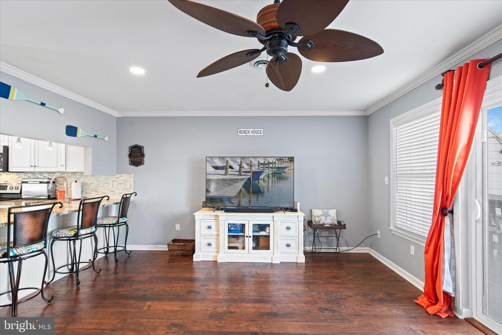 121 70TH STREET Unit: 4