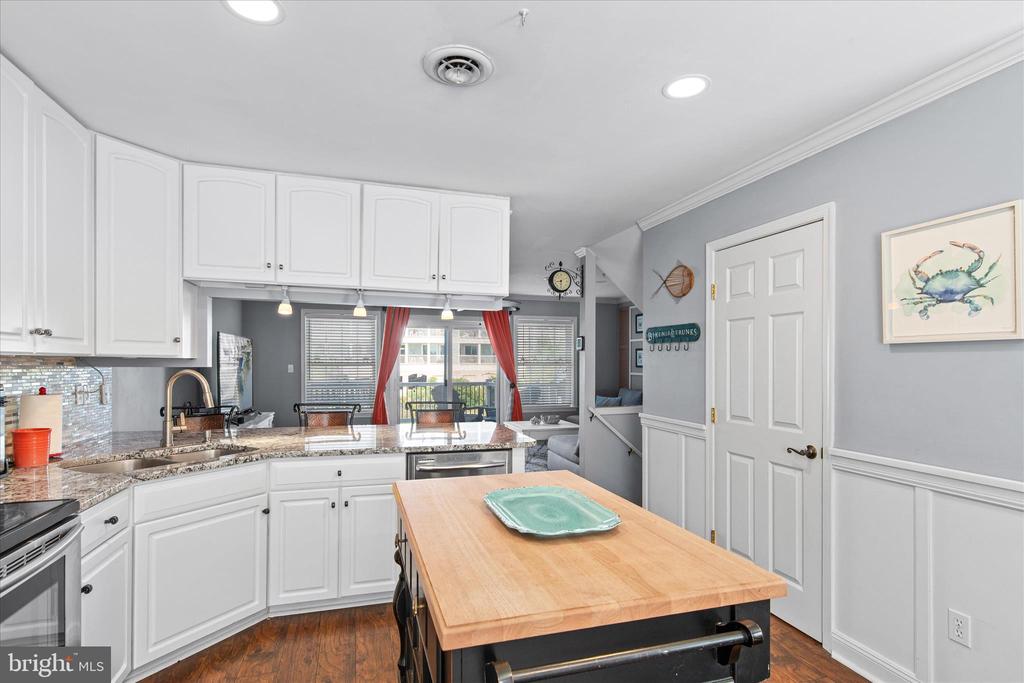 121 70TH STREET Unit: 4