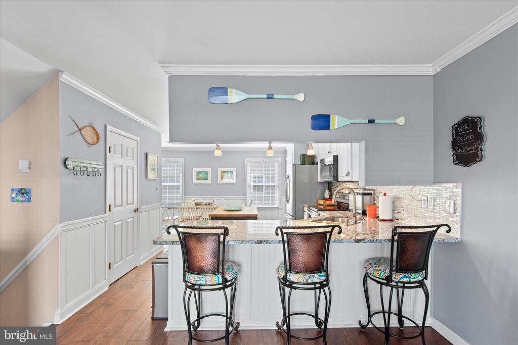 121 70TH STREET Unit: 4