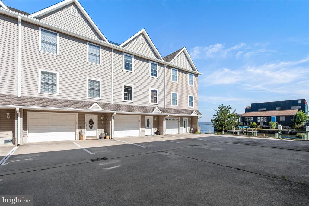 121 70TH STREET Unit: 4