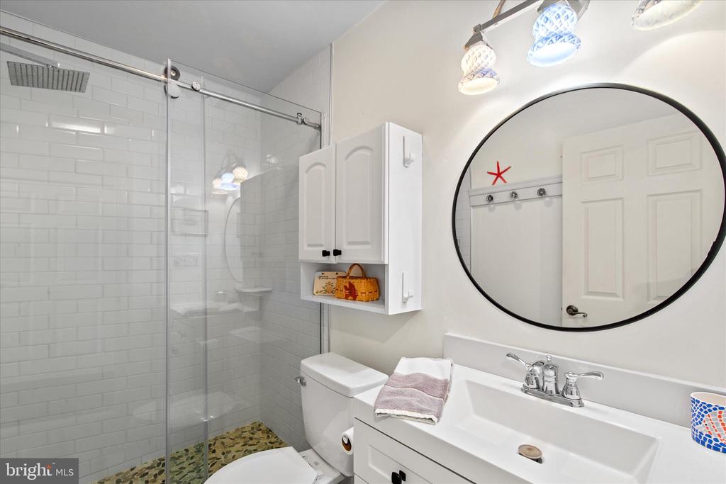 121 70TH STREET Unit: 4
