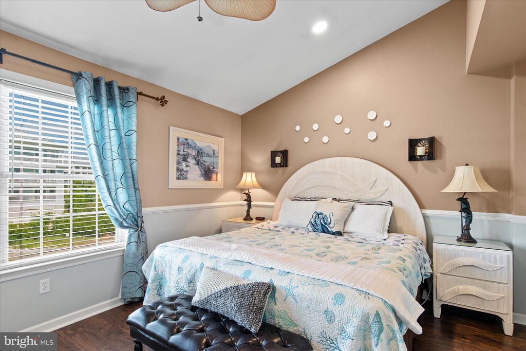 121 70TH STREET Unit: 4