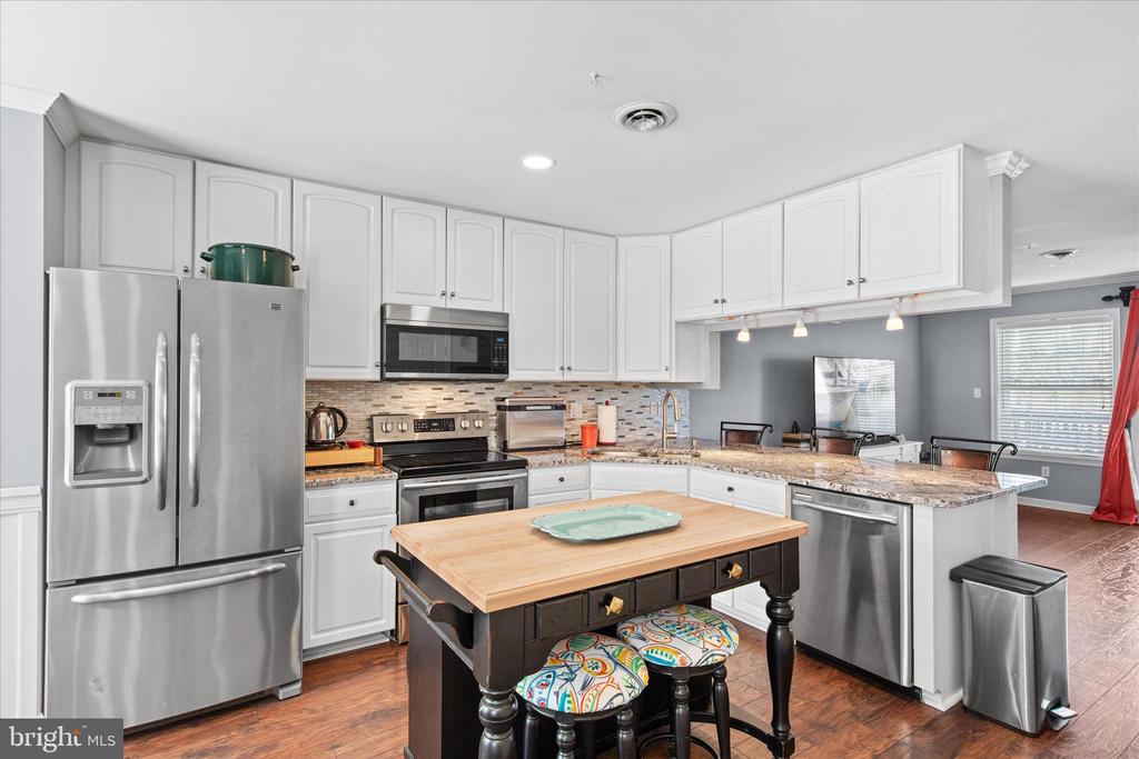 121 70TH STREET Unit: 4