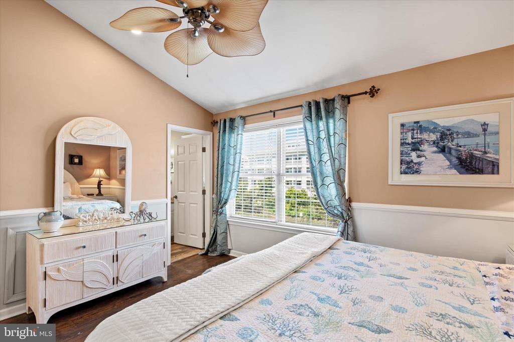 121 70TH STREET Unit: 4