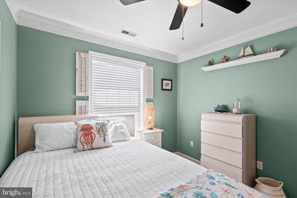 121 70TH STREET Unit: 4