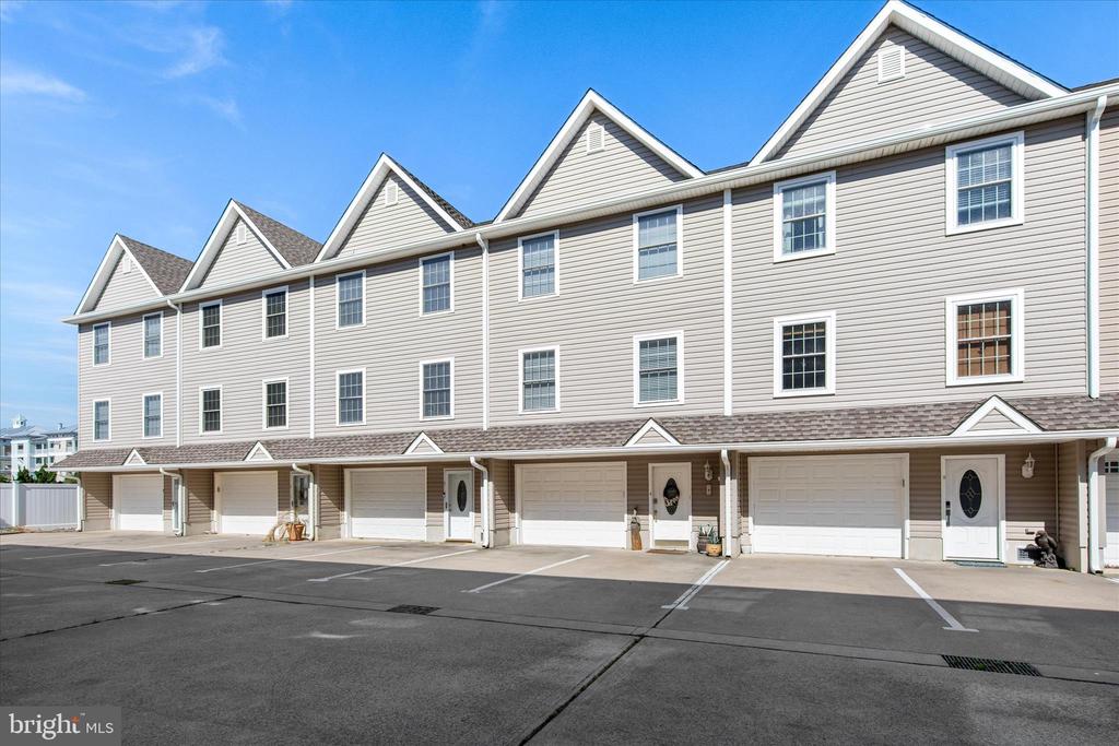 121 70TH STREET Unit: 4