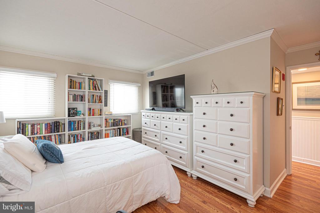 3001 ATLANTIC AVENUE Unit: 203