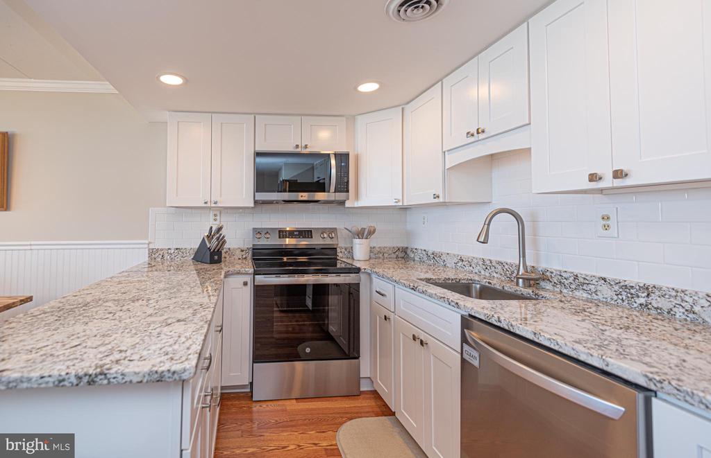 3001 ATLANTIC AVENUE Unit: 203