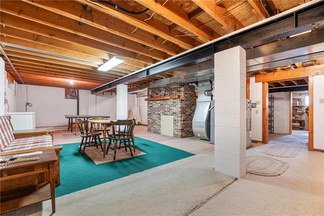 285 Rochester Rd