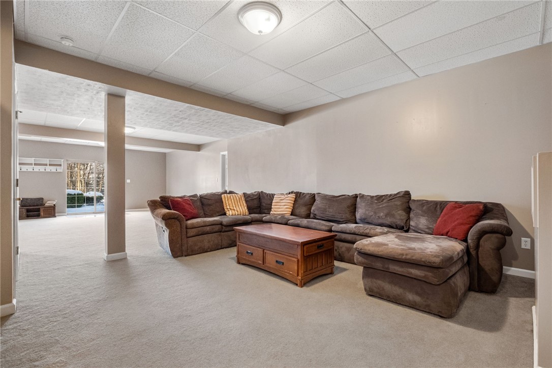 102 Evan Ct