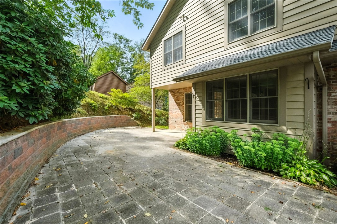 104 Moore Rd