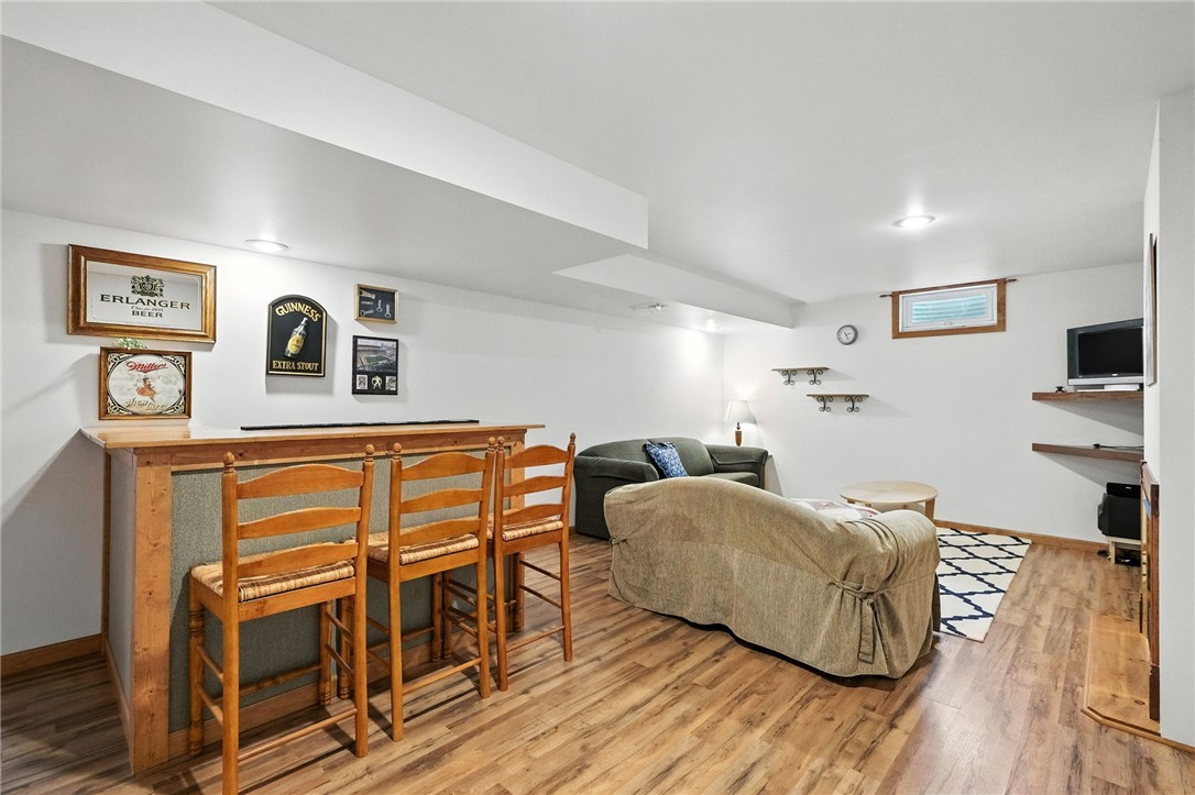 104 Moore Rd