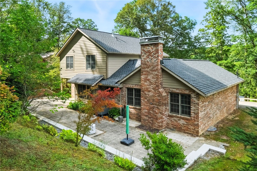 104 Moore Rd