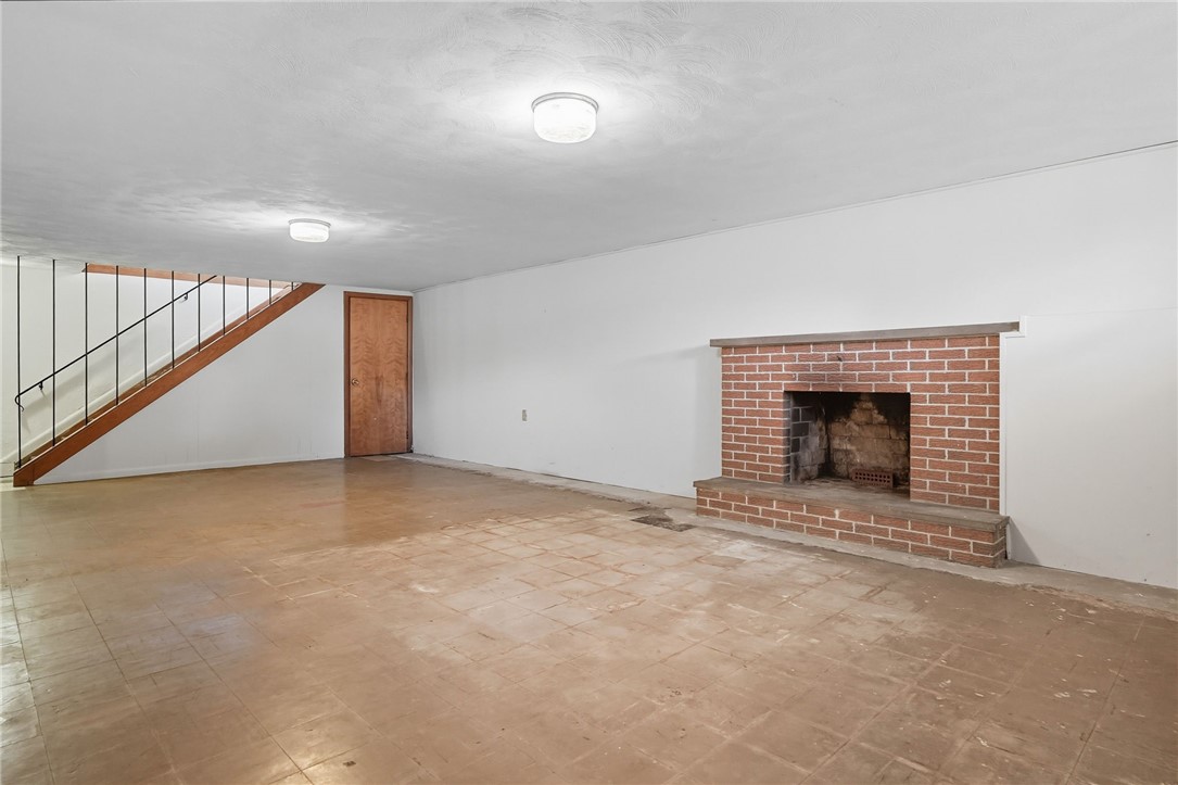 126 Meadowbrook Rd