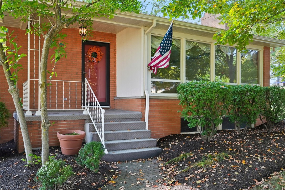 126 Meadowbrook Rd