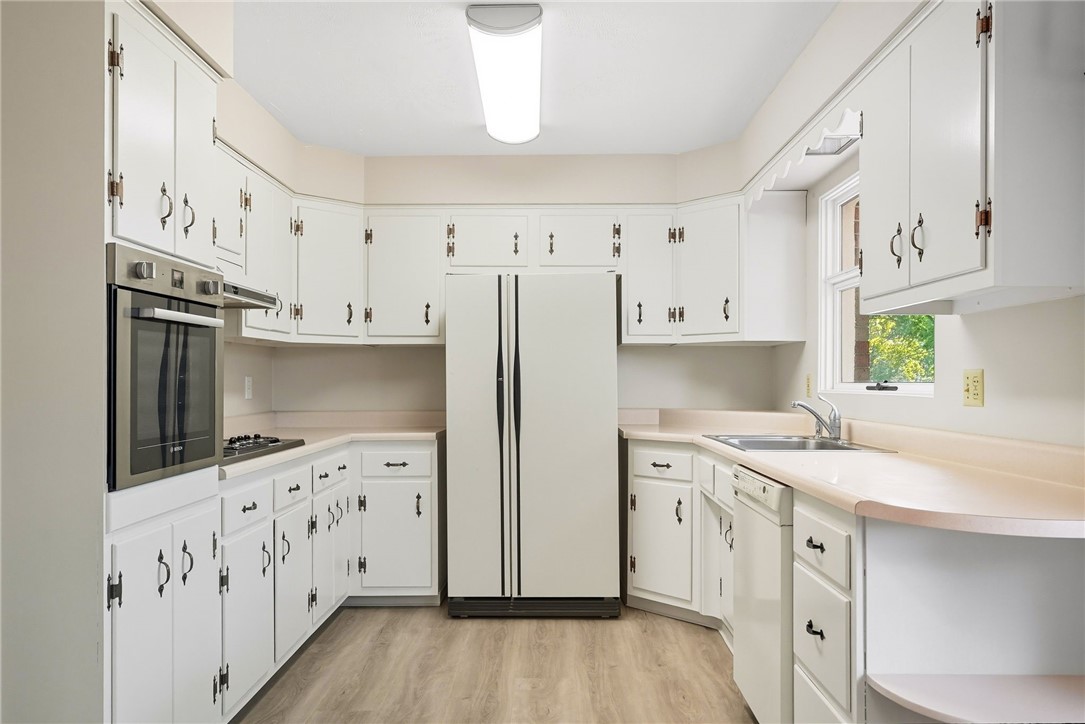 126 Meadowbrook Rd