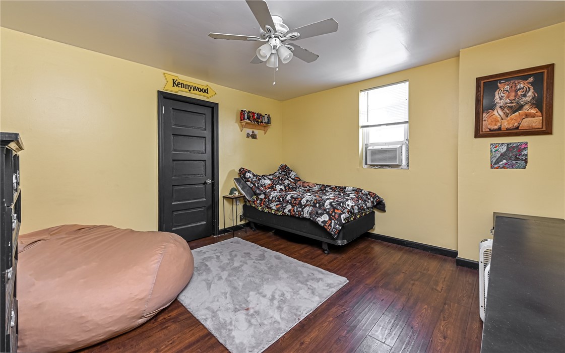 65 Courtney St