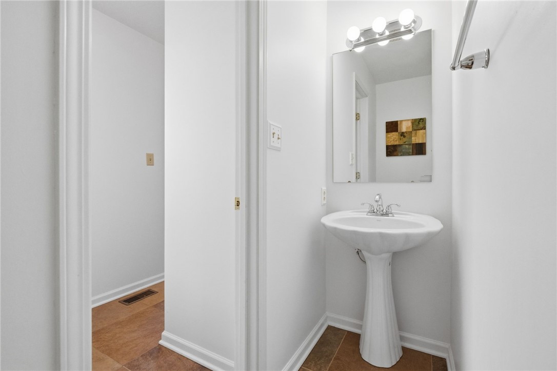 222 Macduff Ct