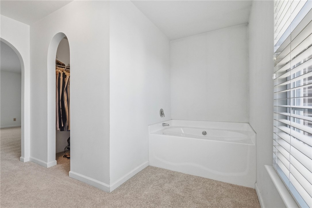 222 Macduff Ct