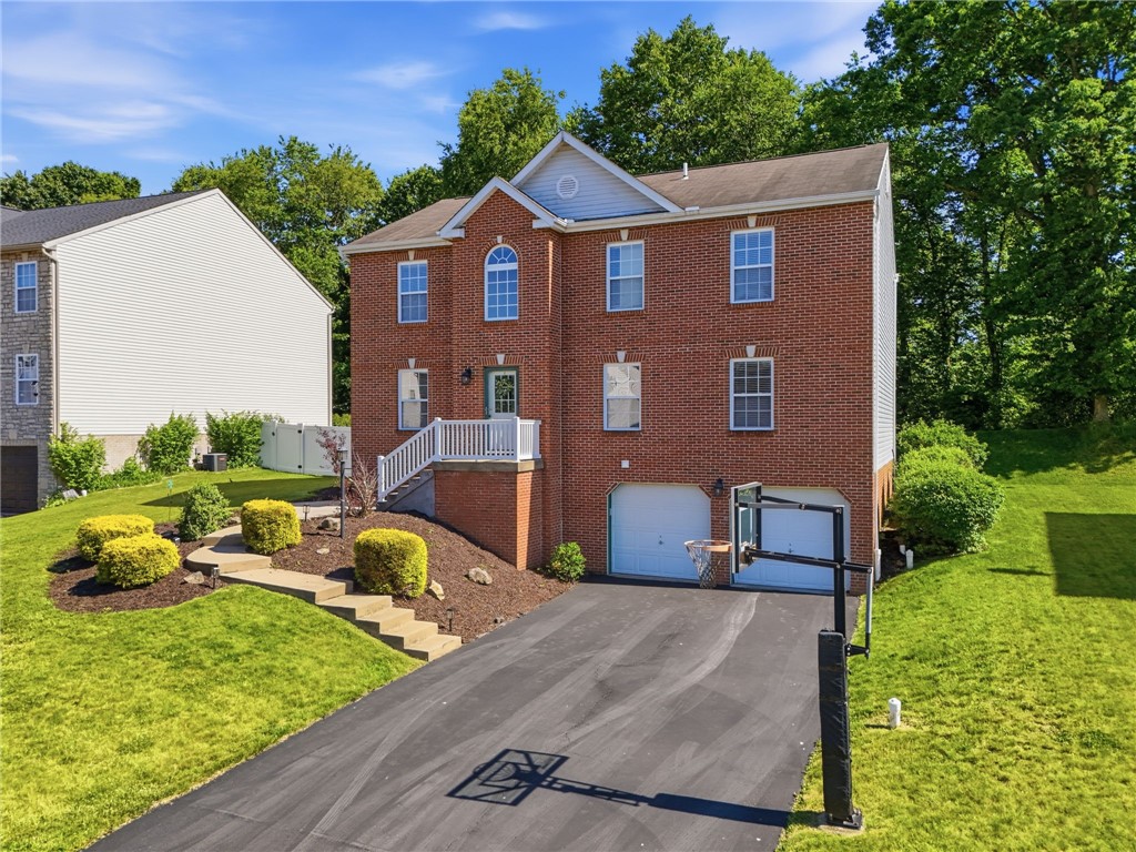 222 Macduff Ct