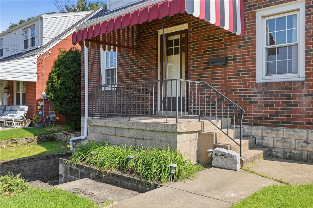 706 Chatsworth Ave