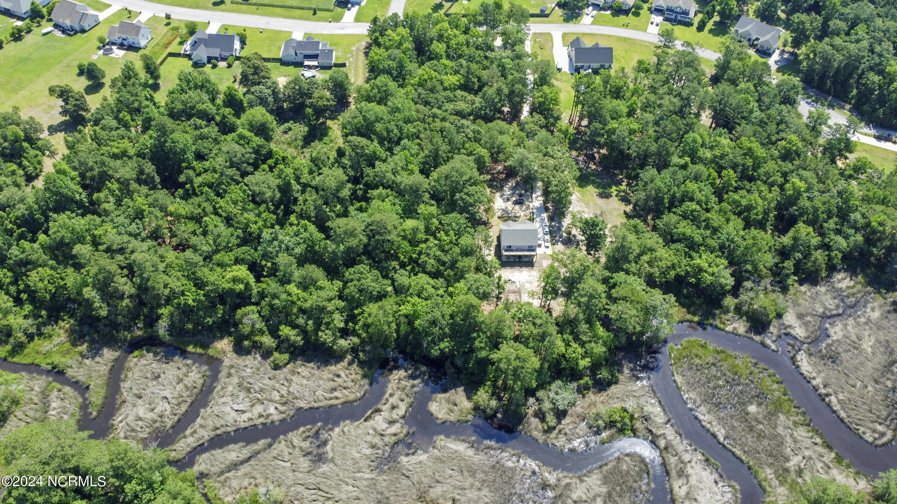 118 40 Lafitte Drive