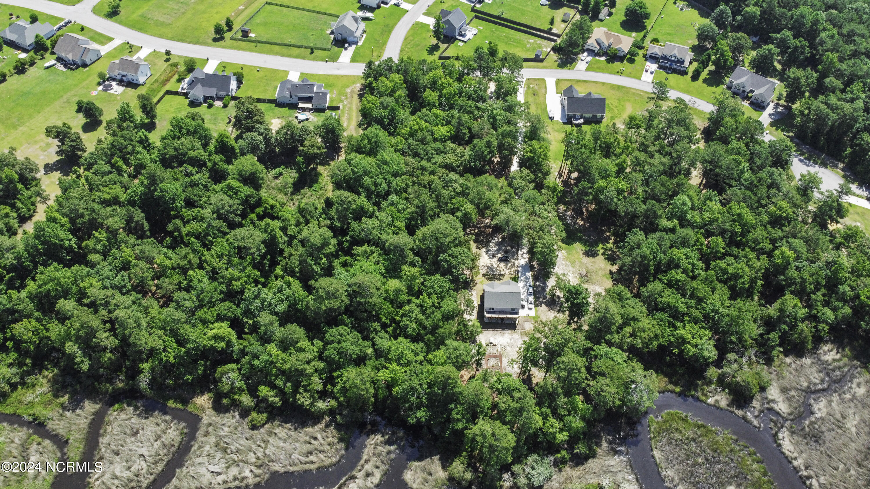 118 40 Lafitte Drive