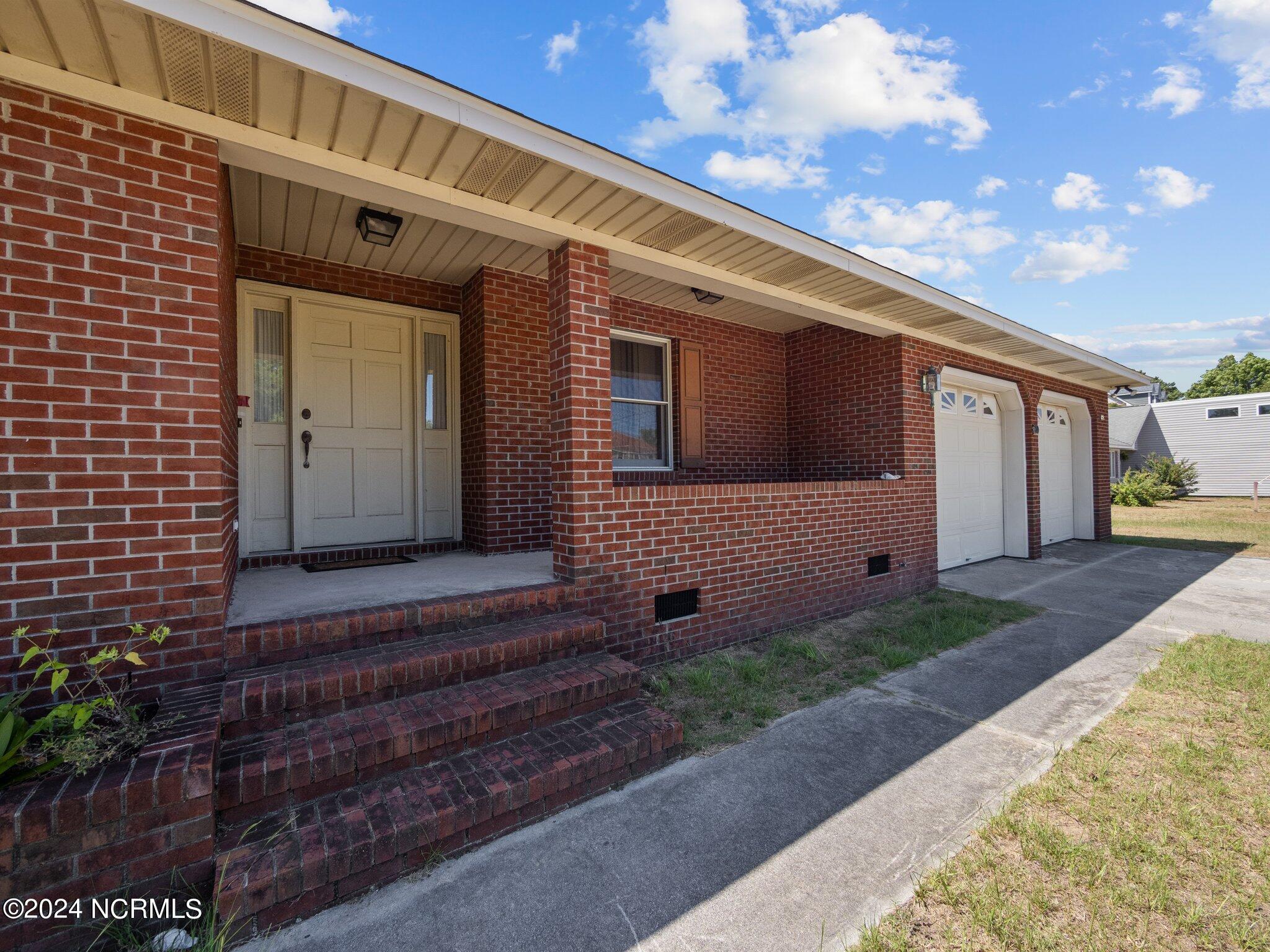 129 Hunting Bay Drive