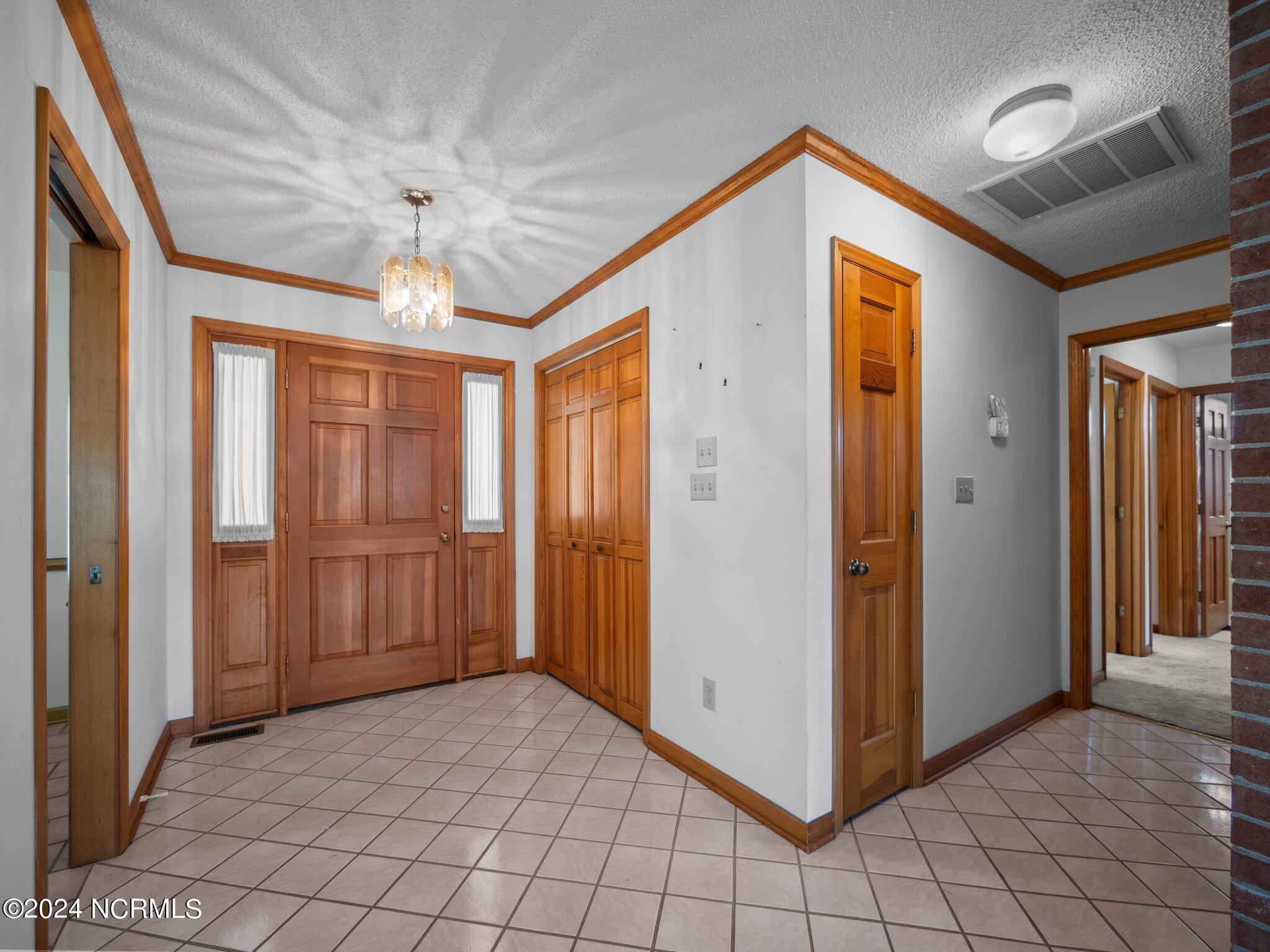 129 Hunting Bay Drive